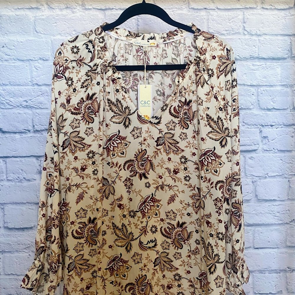 C & C California V neck Blouse size 2x NWT